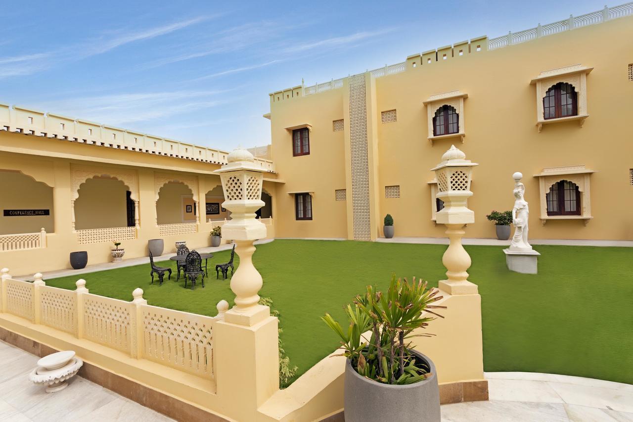 Syna Heritage Hotel Khajuraho Bagian luar foto