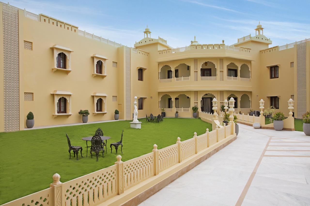 Syna Heritage Hotel Khajuraho Bagian luar foto